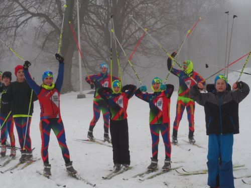 Przedświąteczne zabawy sportowo - rekreacyjne na śniegu w Ożennej