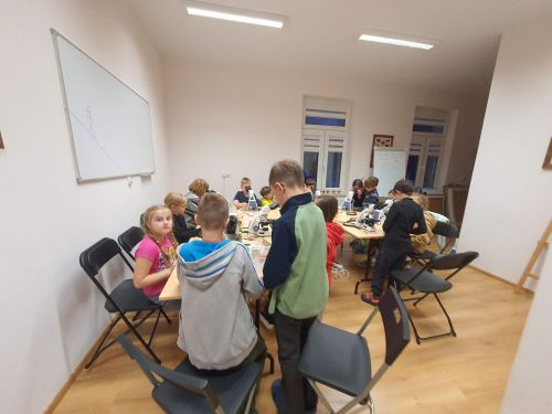 Fotorelacje z warsztatów "Kałuża pełna życia, warsztaty z badania wody" oraz "Niebo nad Ożenną, wstęp do astronomii"